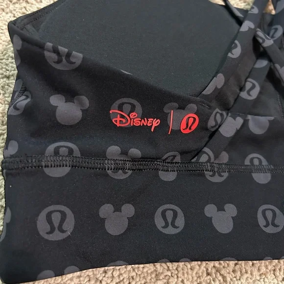 Disney x lululemon Energy Longline
Bra Medium Support, B-D Cups
Size 10 - Picture 6 of 6